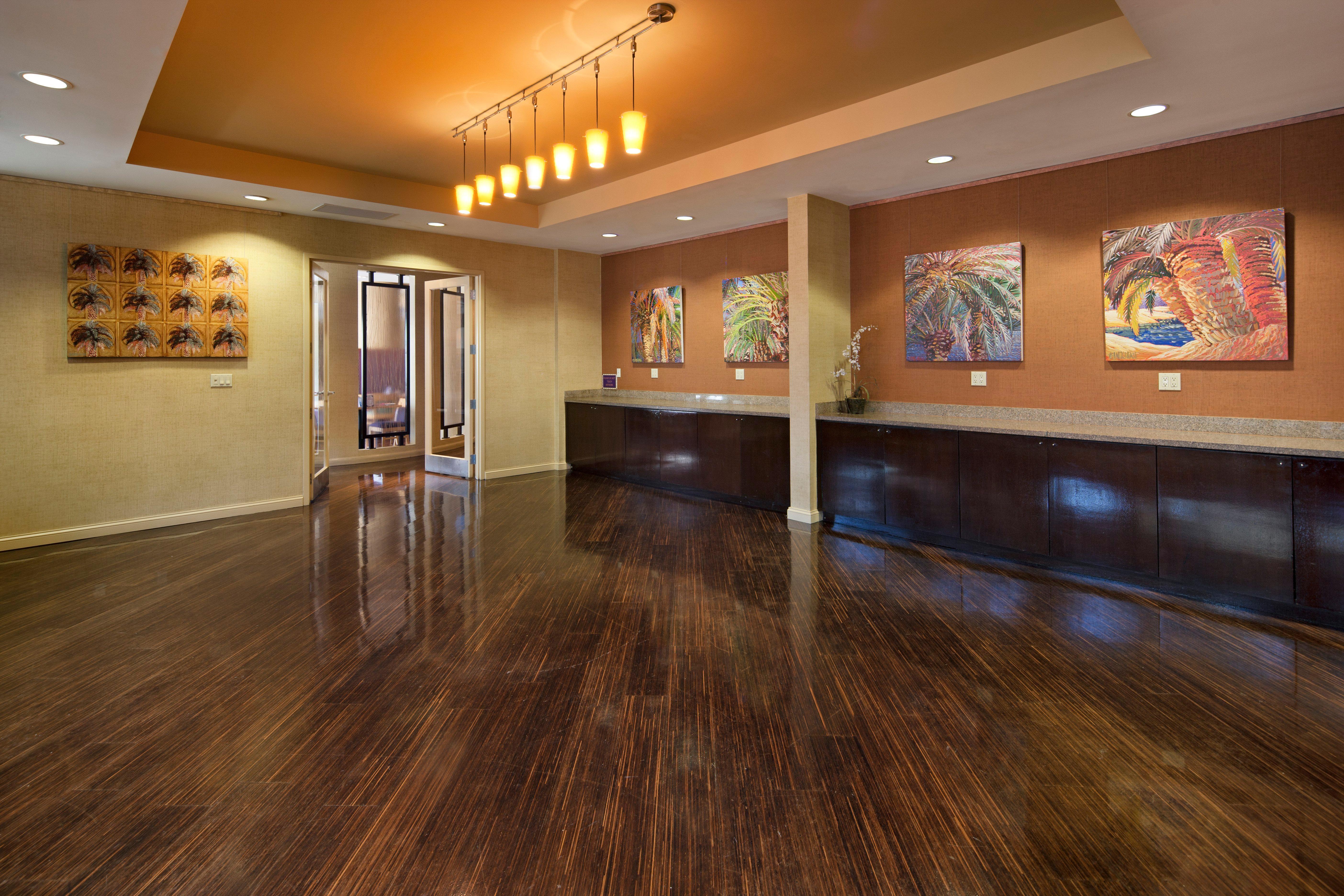 Crowne Plaza Ventura Beach By Ihg Экстерьер фото